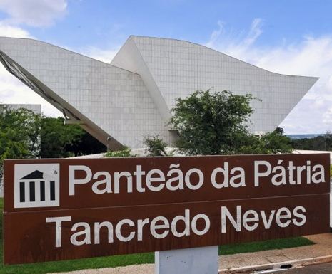 Livro de Aço